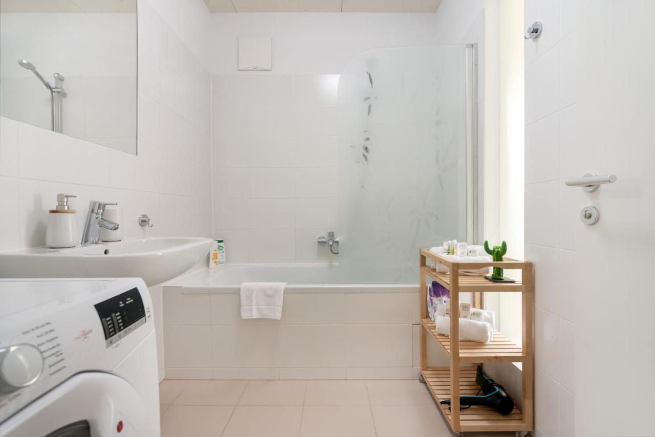 Helles, Neues Dg Apartment Mit Blick Zum Donauturm Wien Eksteriør bilde