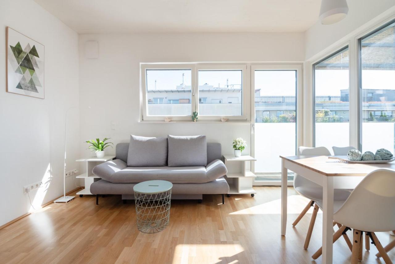Helles, Neues Dg Apartment Mit Blick Zum Donauturm Wien Eksteriør bilde