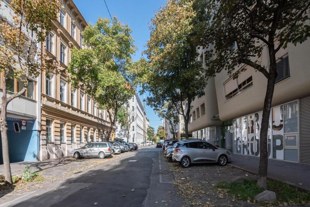 Helles, Neues Dg Apartment Mit Blick Zum Donauturm Wien Eksteriør bilde