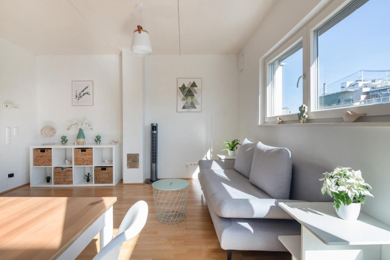 Helles, Neues Dg Apartment Mit Blick Zum Donauturm Wien Eksteriør bilde