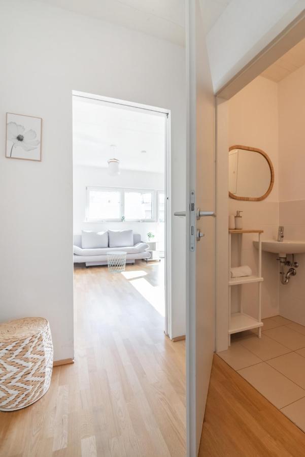 Helles, Neues Dg Apartment Mit Blick Zum Donauturm Wien Eksteriør bilde